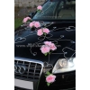 Dekoration till bil till bröllop rosa rosor och hjärta