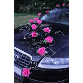 Dekoration till bil till bröllop rosa rosor och hjärta