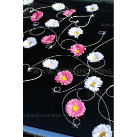 Rosa och vit gerbera pynt till bröllopsbil