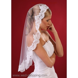 Brudslöja med bred spets