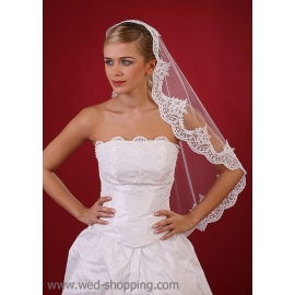 Brudslöja med blommig spets