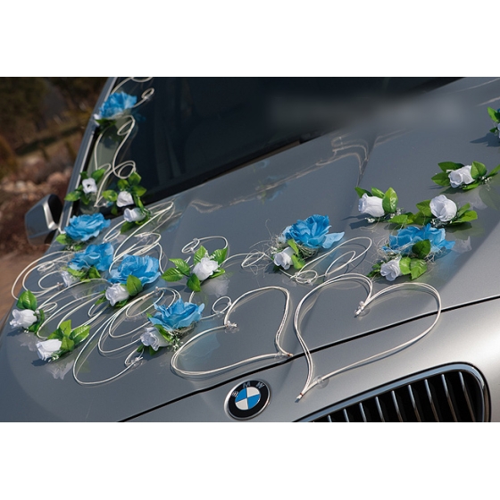 Bildekoration bröllop Blommor i vitt och blått - rottinghjärtan