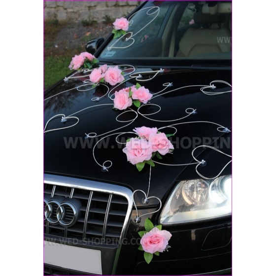 Dekoration till bröllopsbil rosa rosor och hjärta