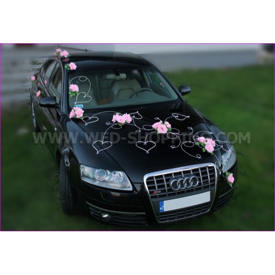 Dekoration till bröllopsbil rosa rosor och hjärta