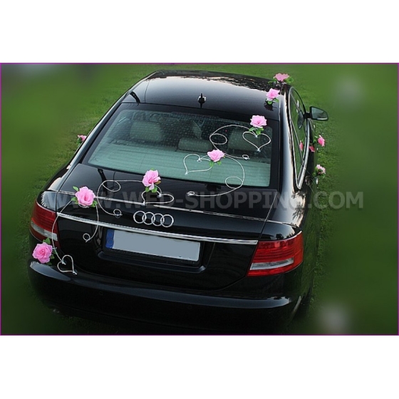 Dekoration till bröllopsbil rosa rosor och hjärta