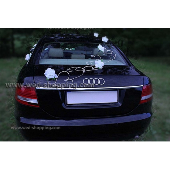 Dekoration till bröllopsbil Vita rosor och hjärta