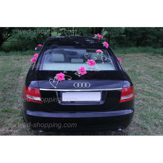 Dekoration till bil till bröllop rosa rosor och hjärta