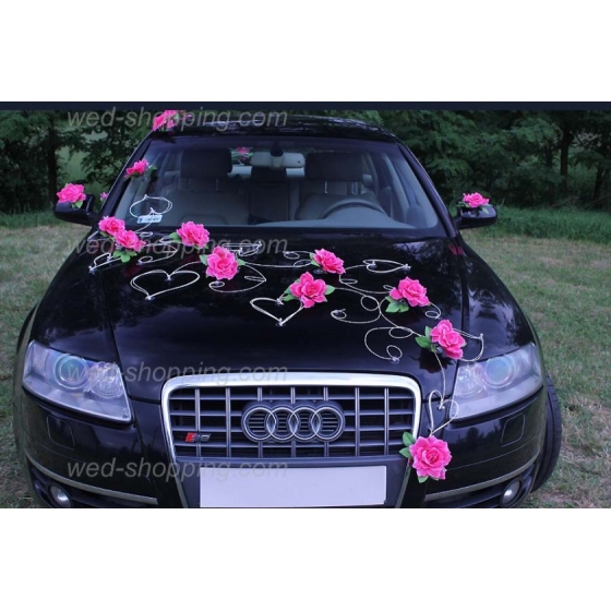 Dekoration till bil till bröllop rosa rosor och hjärta