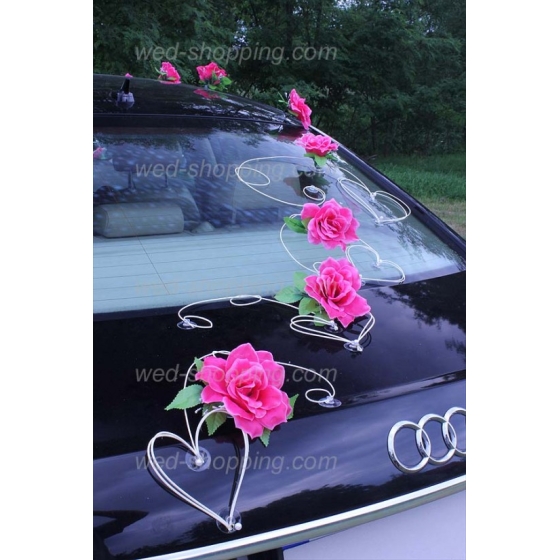 Dekoration till bil till bröllop rosa rosor och hjärta