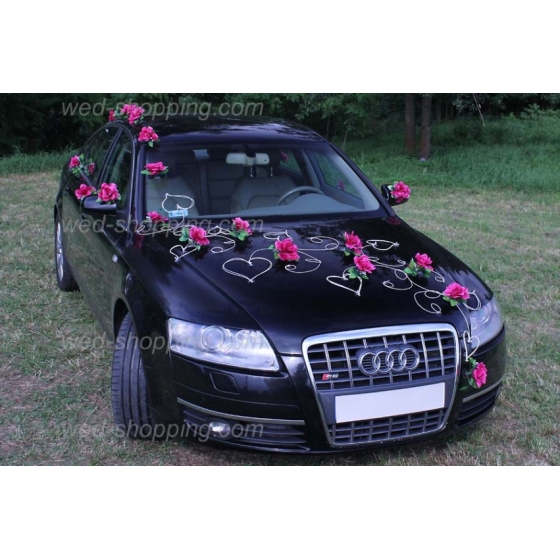 Dekoration till bil till bröllop Bourgogne rosor och hjärta