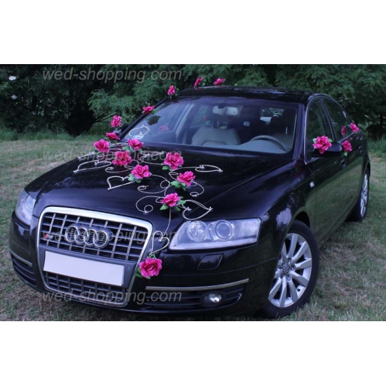 Dekoration till bil till bröllop Bourgogne rosor och hjärta