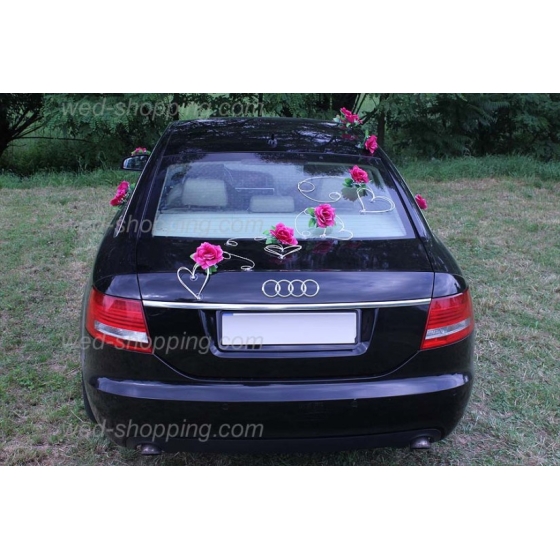 Dekoration till bil till bröllop Bourgogne rosor och hjärta