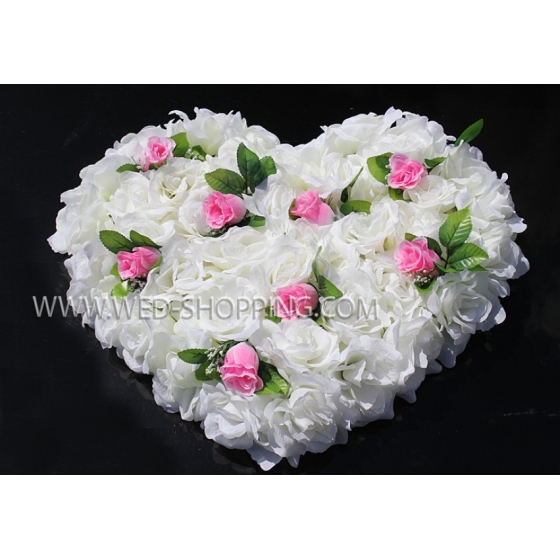 Stort hjärta med rosor bröllop bil dekoration