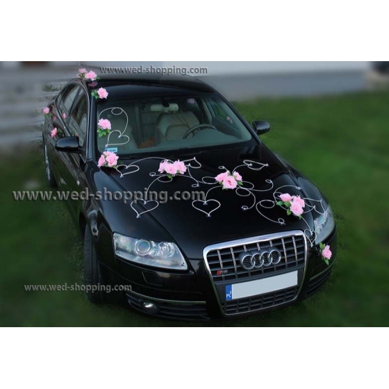 Dekoration till bil till bröllop rosa rosor och hjärta