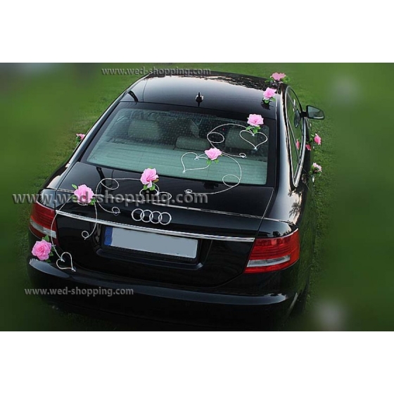 Dekoration till bil till bröllop rosa rosor och hjärta