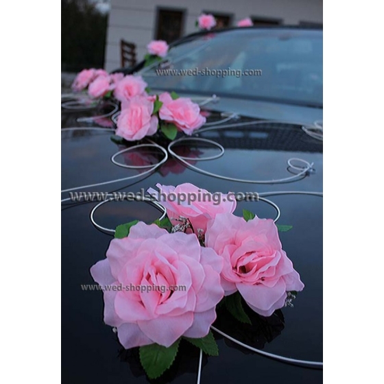 Dekoration till bil till bröllop rosa rosor och hjärta