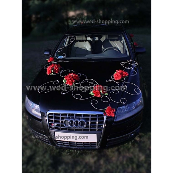 Pynt bröllopsbil röda rosor
