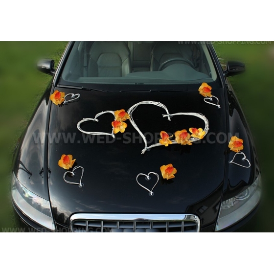 Bröllopsbil pynt vita hjärtan apelsin orkidéer