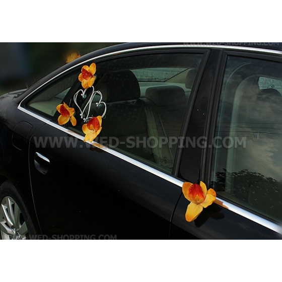 Bröllopsbil pynt vita hjärtan apelsin orkidéer