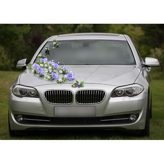 Dekoration till Bröllopsbil Blommor i lila och blått och ivory  - rotting