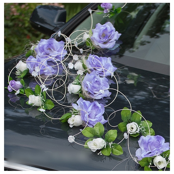 Dekoration till Bröllopsbil Blommor i lila och blått och ivory  - rotting