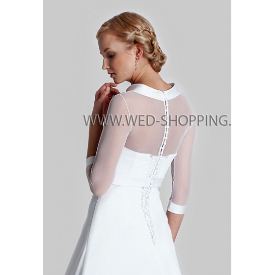 knappar i ryggen tyll bolero brud