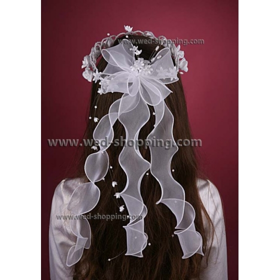 Diadem av vita blommor