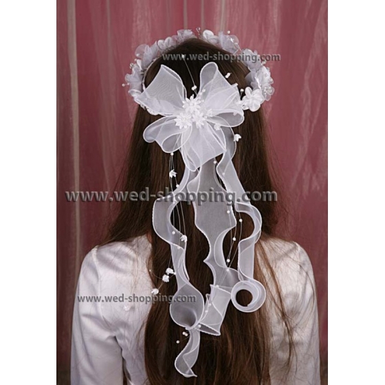 Kommunions Krans av vita blommor med pärlor