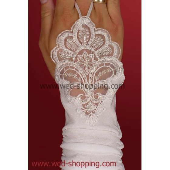 Brudhandskar med silver pärlor