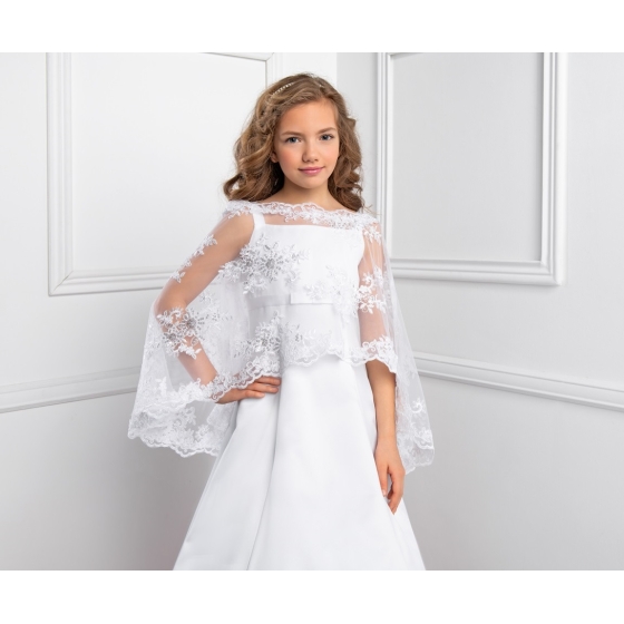 Spets cape för en tjej för första nattvarden