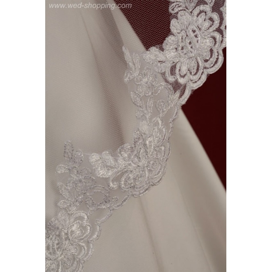 Brudslöja  80  cm med  brodyr  - vit med silver brodyr