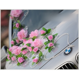 Décoration pour voiture de mariage roses roses