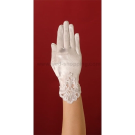 Gants avec un ornament sur mousseline