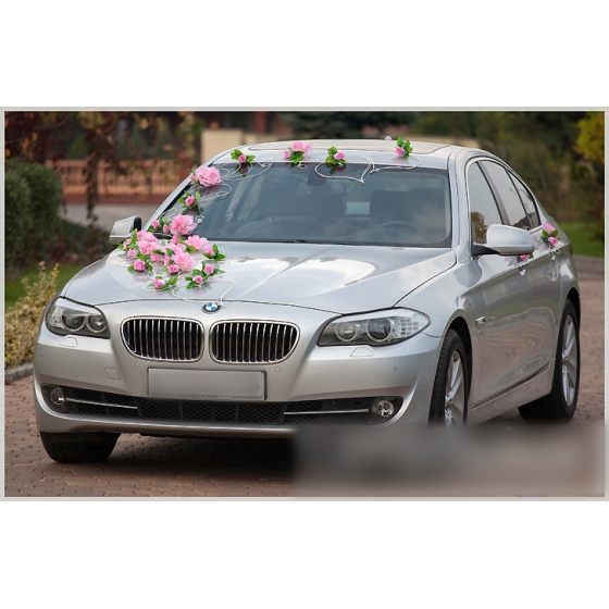 Décoration pour voiture de mariage roses roses