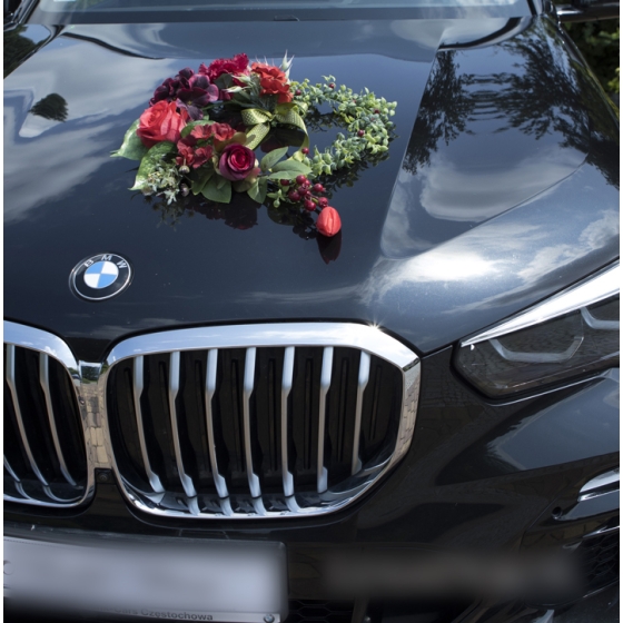 Grand cœur floral Elsa Rouge Bordeaux pour voiture de mariage